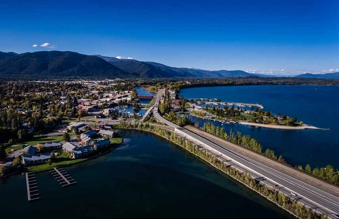 Experience Lakeside Bliss in Sandpoint Lake, Idaho: Choose Alpine Property Management for an Unforgettable Vacation Rental